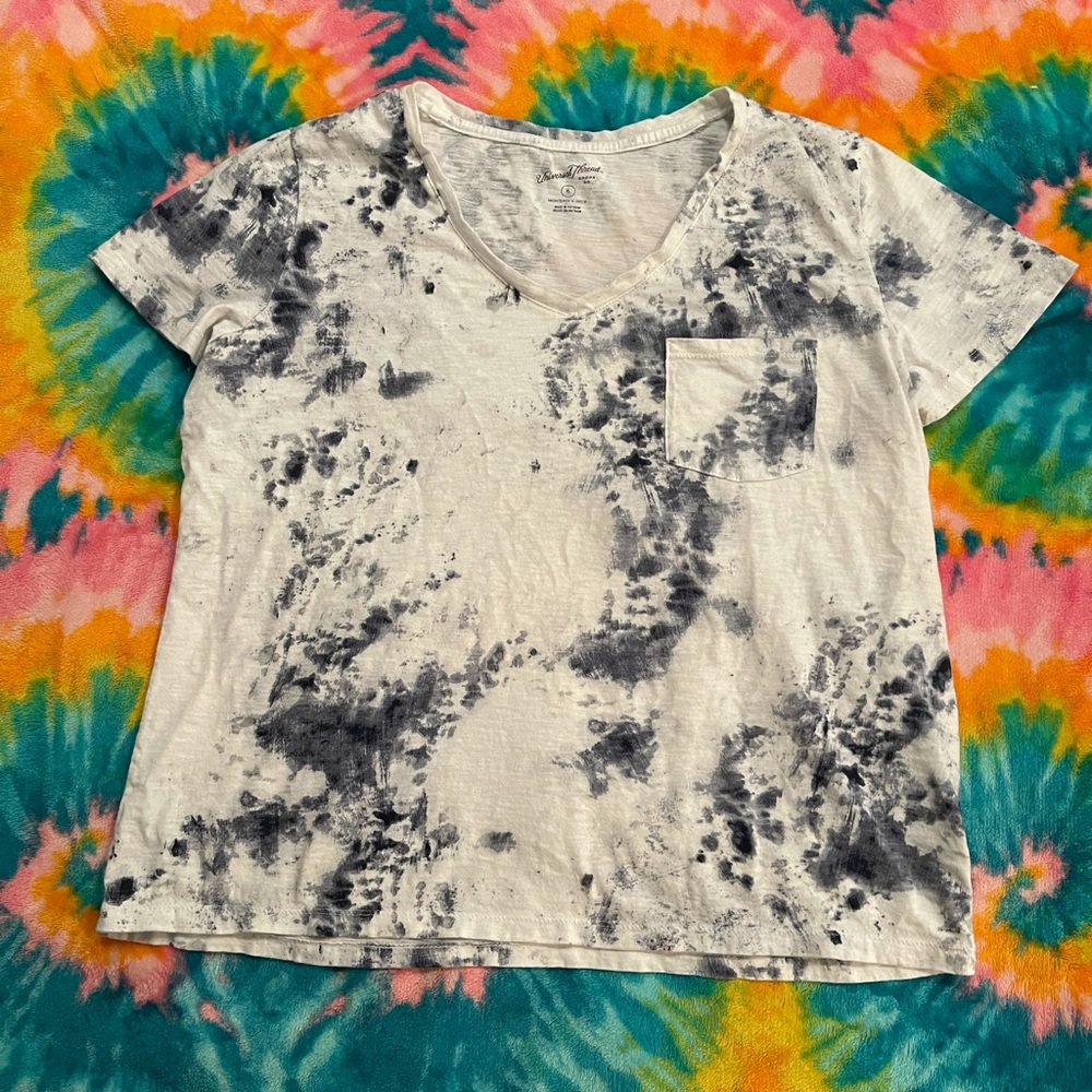 Universal Threads Monterey V-neck Shirt